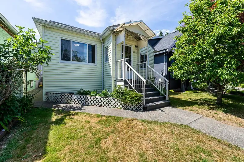 3553 INVERNESS STREET - photo 3 of 36