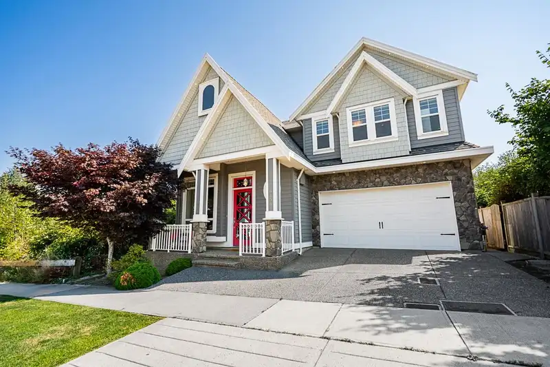 6158 143 STREET - photo 2 of 39