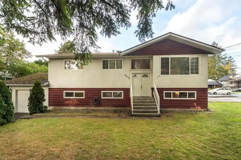 2075 AUSTIN AVENUE - photo 1 of 33