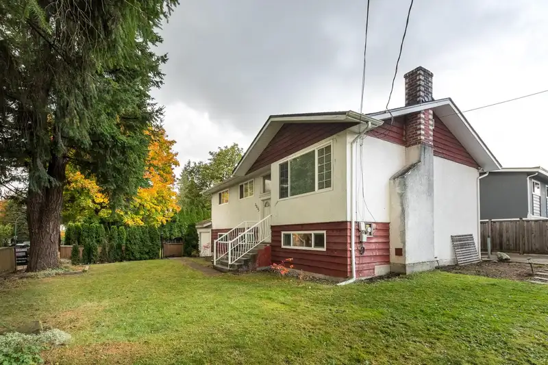 2075 AUSTIN AVENUE - photo 2 of 33
