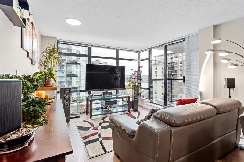 1106 610 VICTORIA STREET - photo 4 of 25