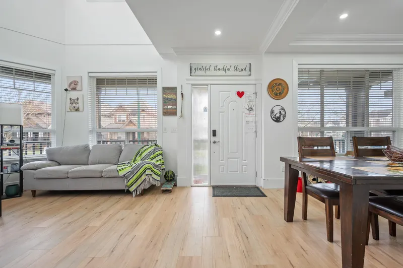 7349 194 STREET - photo 2 of 25