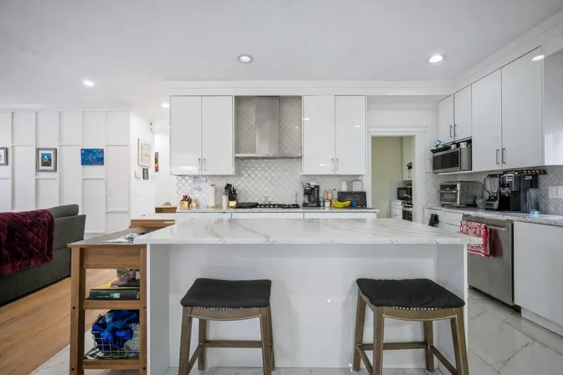 7349 194 STREET - photo 4 of 25