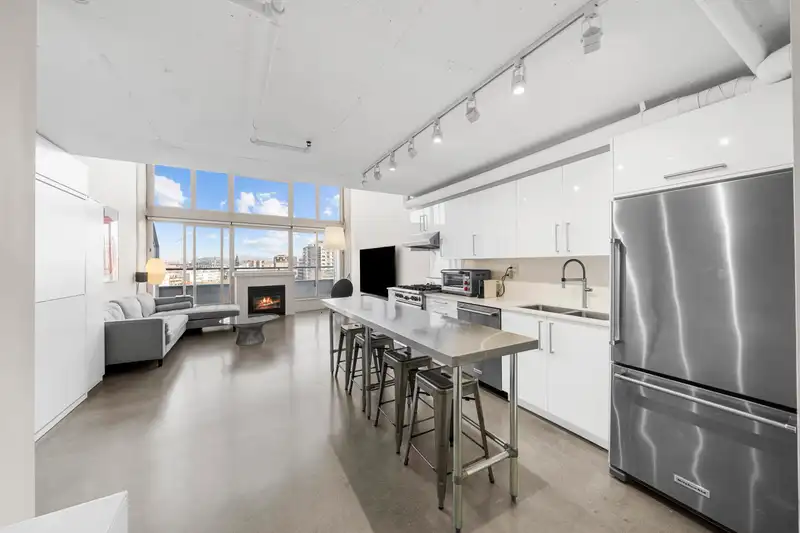 1007 289 ALEXANDER STREET - photo 4 of 39