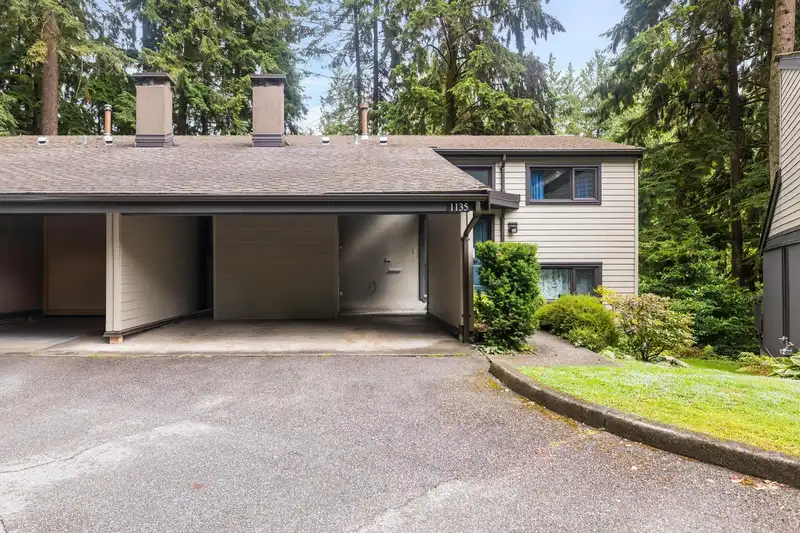 1135 HERITAGE BOULEVARD - photo 2 of 24