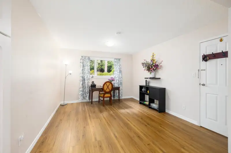 1135 HERITAGE BOULEVARD - photo 4 of 24