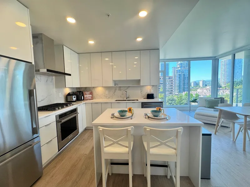 608 555 SYDNEY AVENUE - photo 1 of 25