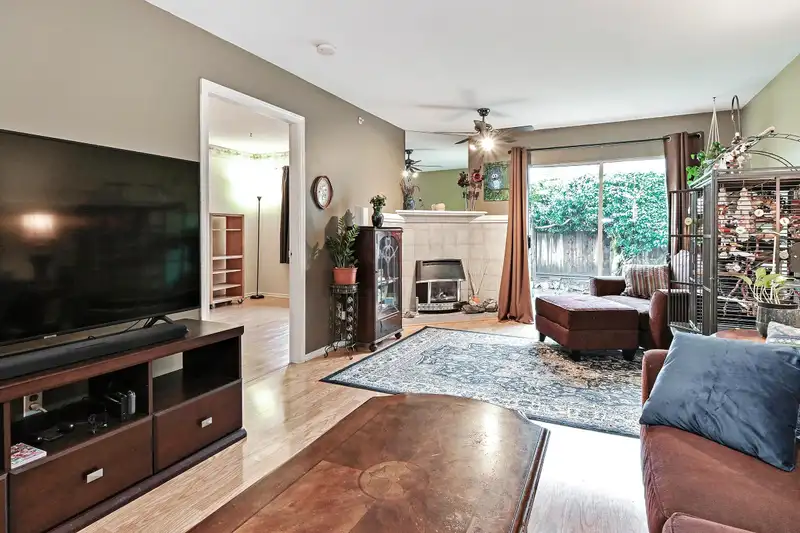 18 19270 119 AVENUE - photo 4 of 25
