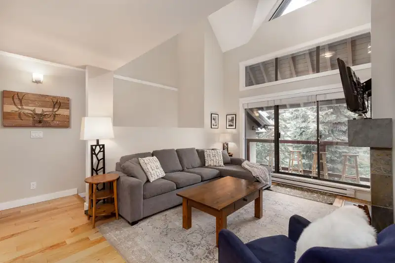 25 4637 BLACKCOMB WAY - photo 3 of 31