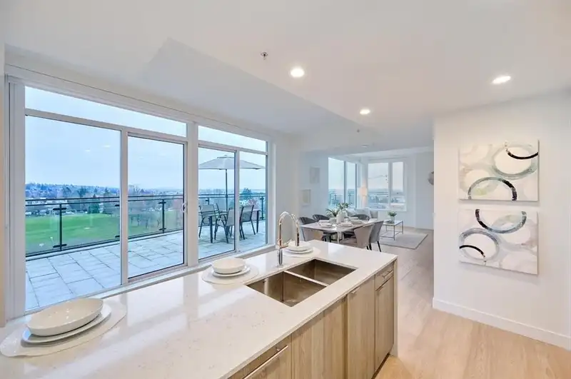 504 7638 CAMBIE STREET - photo 4 of 22