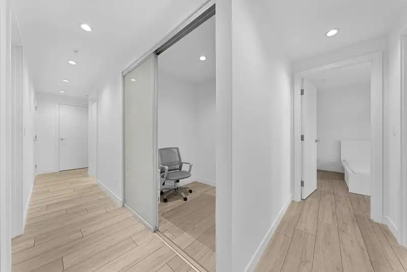 401 6080 MCKAY AVENUE - photo 3 of 16