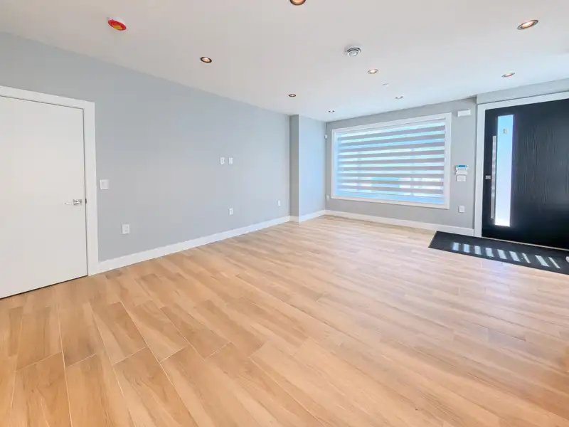 1 2557 W KING EDWARD AVENUE - photo 4 of 19