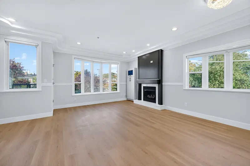 392 E 63RD AVENUE - photo 4 of 25