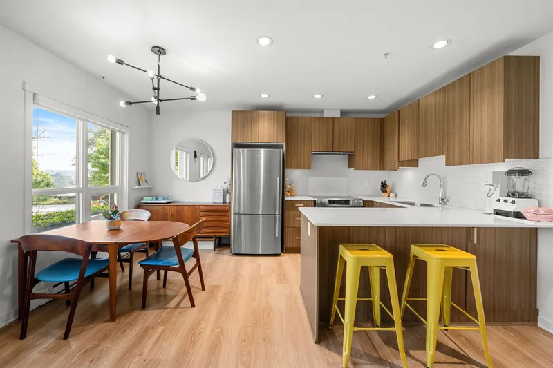 TH4 125 COLUMBIA STREET - photo 3 of 25