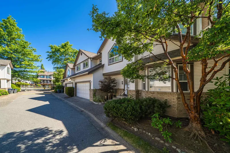 31 16155 82 AVENUE - photo 2 of 25