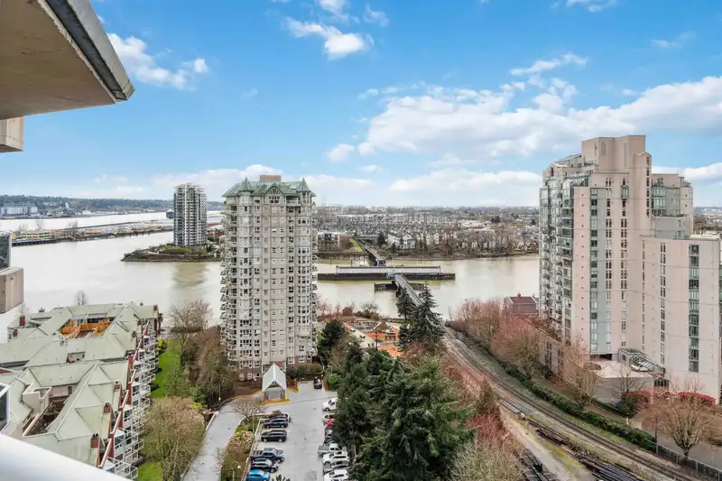 1903 1245 QUAYSIDE DRIVE - photo 1 of 32