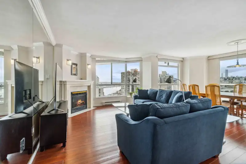 1903 1245 QUAYSIDE DRIVE - photo 3 of 32