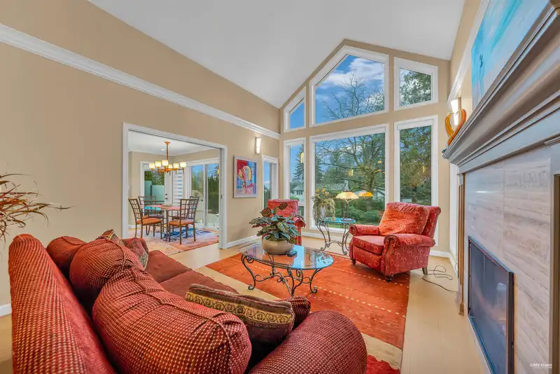 1578 INGLEWOOD AVENUE - photo 3 of 33