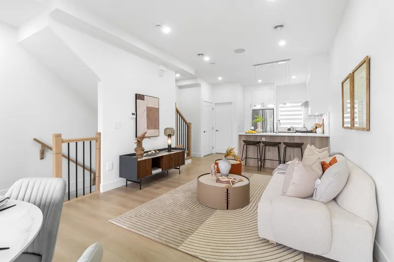 5 22551 WESTMINSTER HIGHWAY - photo 2 of 25