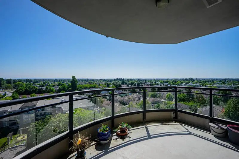 1505 7080 ST. ALBANS ROAD - photo 3 of 37