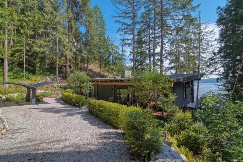 6043 CORACLE DRIVE - photo 2 of 40