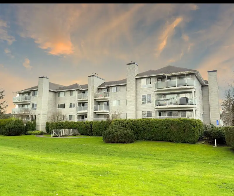 109 13680 84 AVENUE - photo 1 of 14