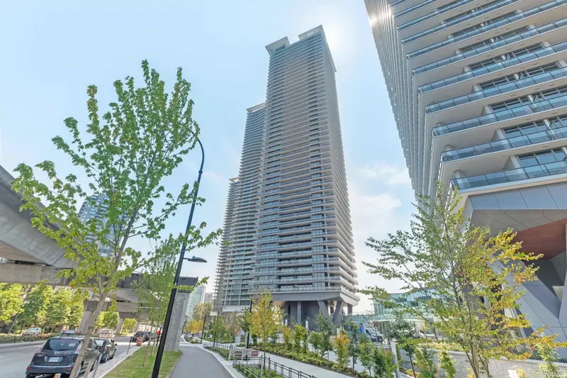 2702 4720 LOUGHEED HIGHWAY - photo 1 of 25