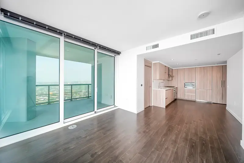 2702 4720 LOUGHEED HIGHWAY - photo 2 of 25