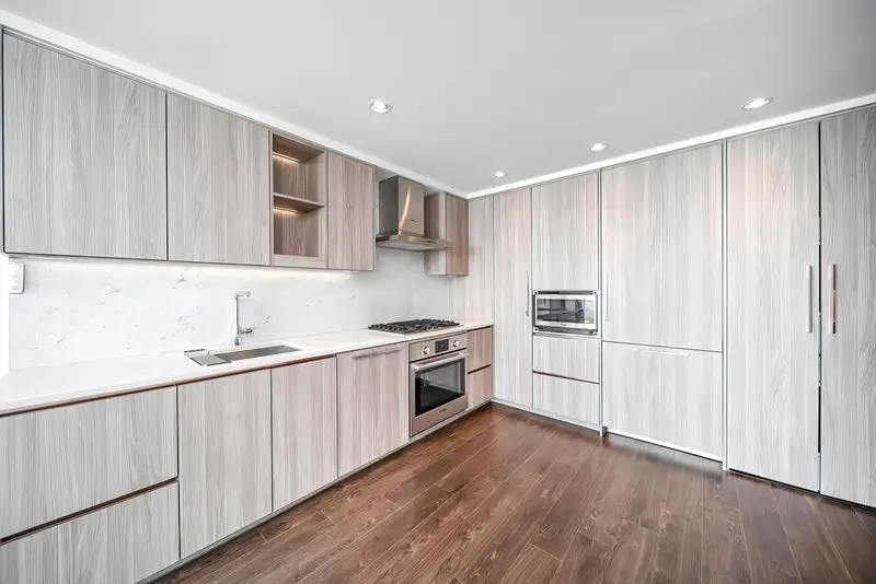 2702 4720 LOUGHEED HIGHWAY - photo 4 of 25