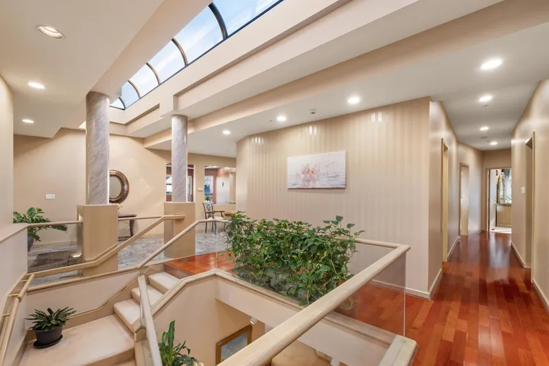 2490 WESTHILL COURT - photo 4 of 25