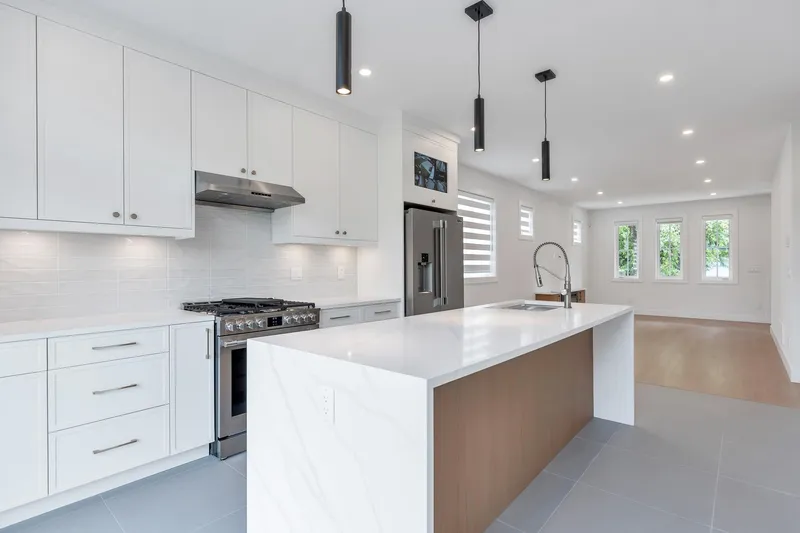 2284 MOULDSTADE ROAD - photo 4 of 25