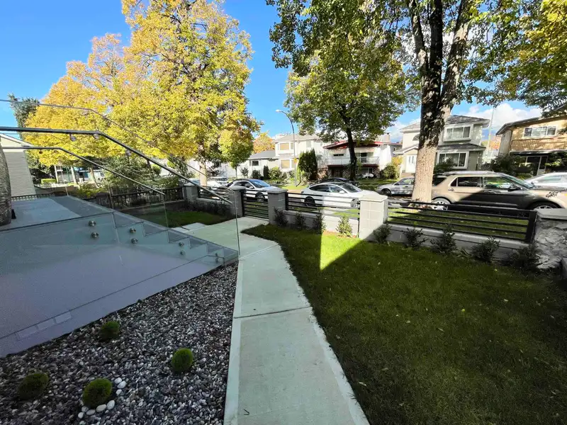 2460 E 19TH AVENUE - photo 2 of 38