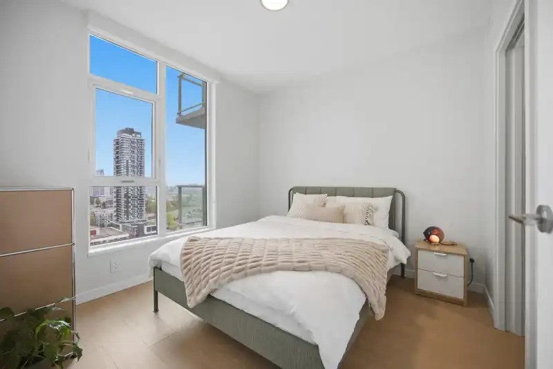 1910 2108 GILMORE AVENUE - photo 1 of 40