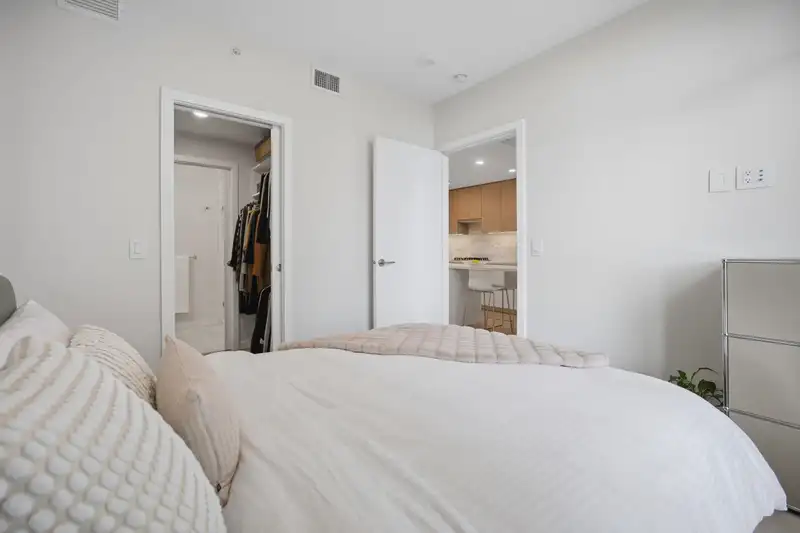 1910 2108 GILMORE AVENUE - photo 3 of 40