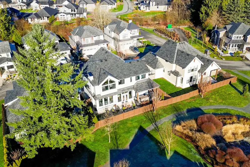 44 1885 COLUMBIA VALLEY ROAD - photo 2 of 25