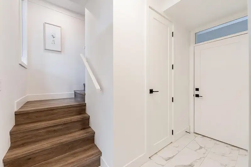 13 20763 76 AVENUE - photo 4 of 33