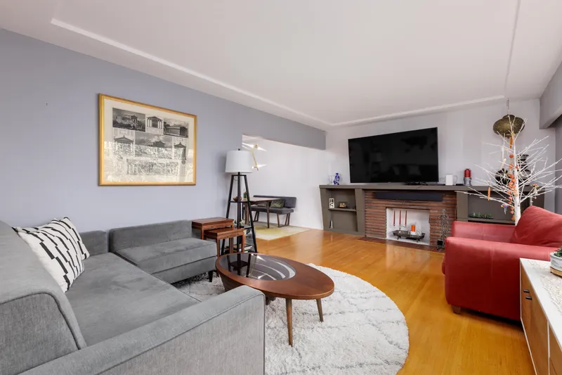 5935 PRINCE ALBERT STREET - photo 3 of 25