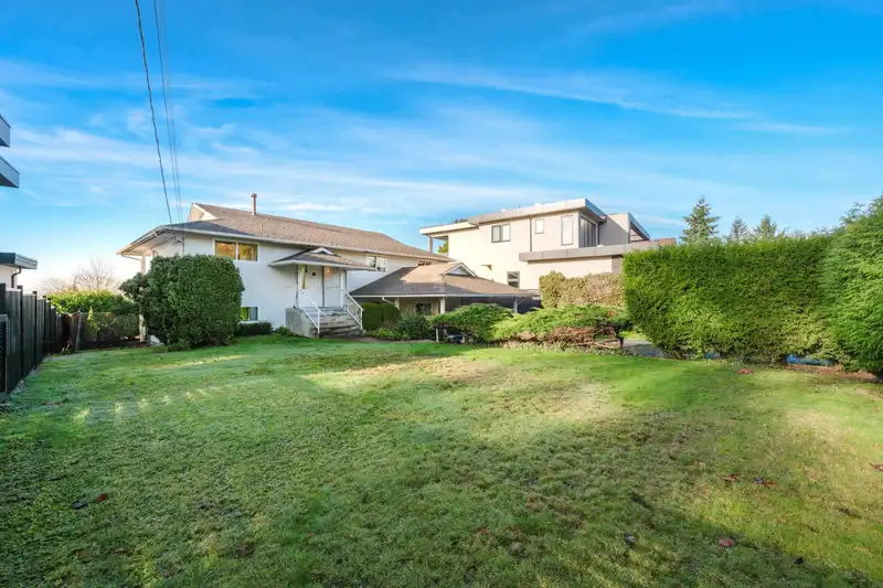 7999 WILTSHIRE BOULEVARD - photo 3 of 40