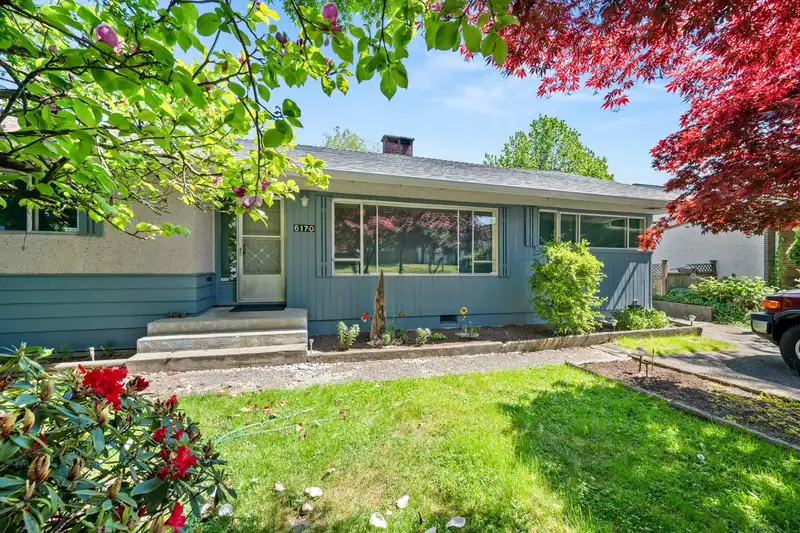 6170 175A STREET - photo 1 of 22