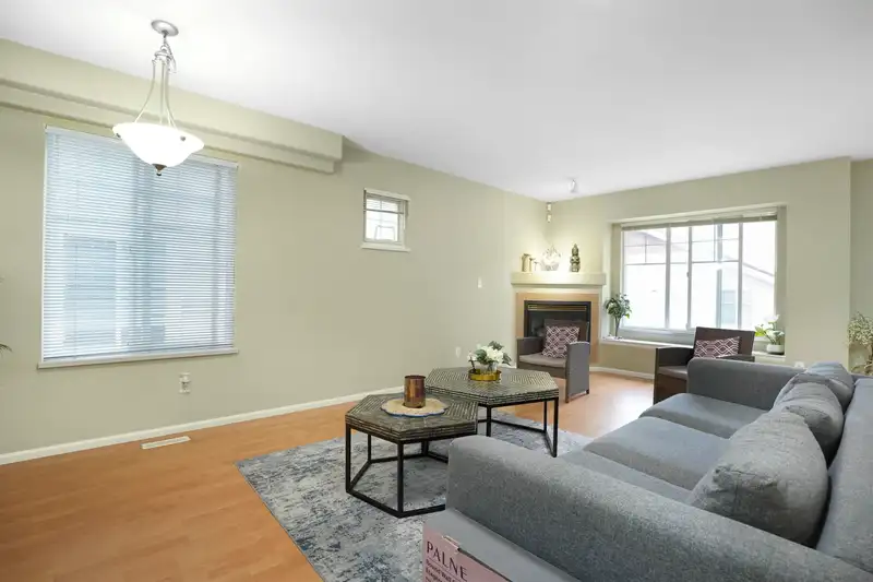 16 12110 75A AVENUE - photo 2 of 7