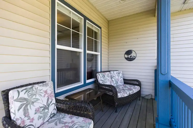 406 MIAMI RIVER DRIVE - photo 4 of 40