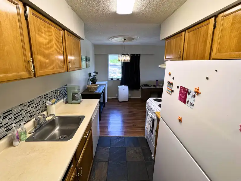 7 46210 MARGARET AVENUE - photo 3 of 14