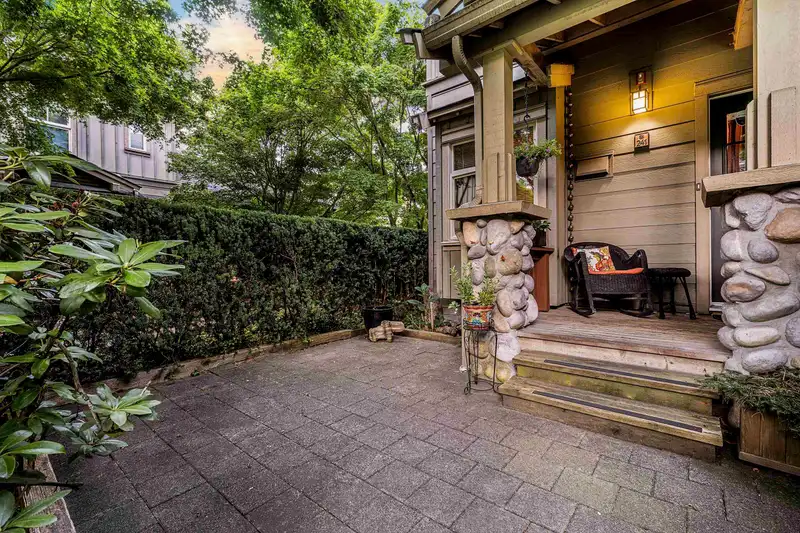 241 15 SIXTH AVENUE - photo 3 of 30