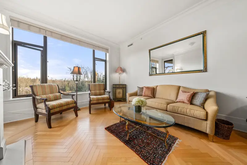 402 568 WATERS EDGE CRESCENT - photo 4 of 25