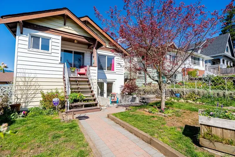 3415 DUNDAS STREET - photo 3 of 36