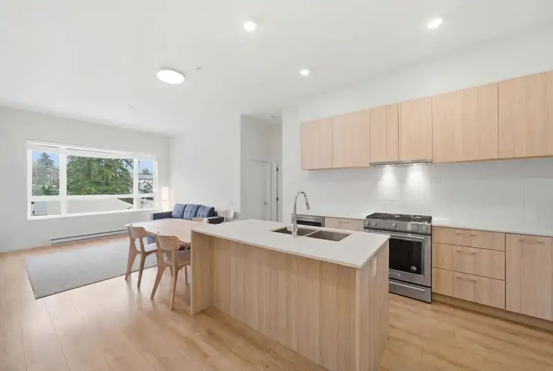 408 721 ANSKAR COURT - photo 2 of 35