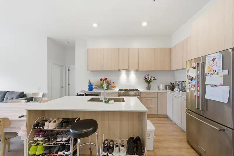 408 721 ANSKAR COURT - photo 4 of 35