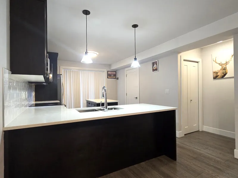 11 32138 GEORGE FERGUSON WAY - photo 4 of 22