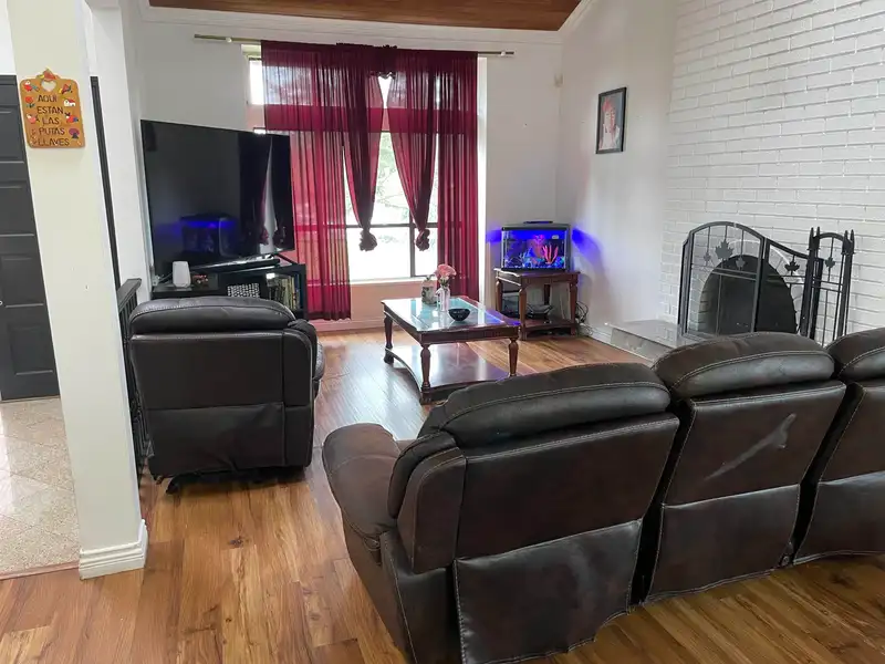 12994 96A AVENUE - photo 4 of 33