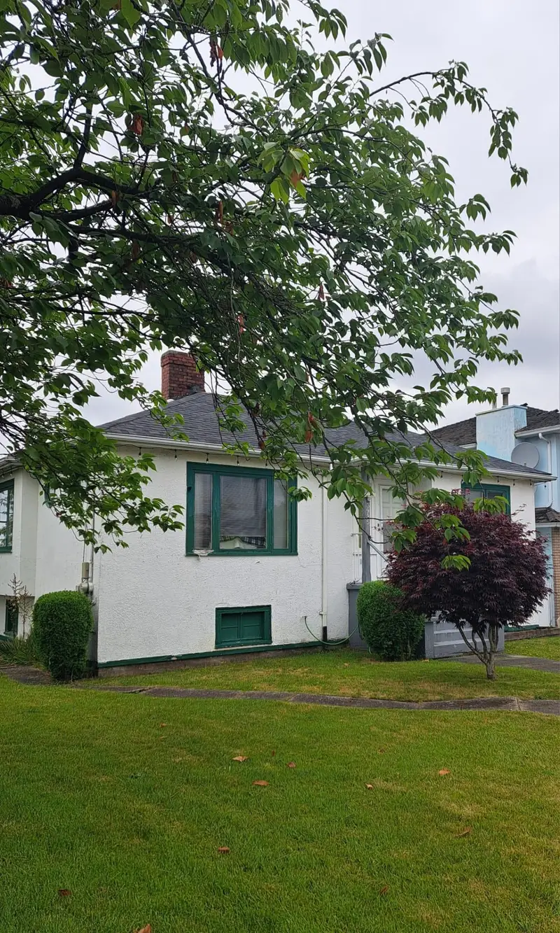 3995 SLOCAN STREET - photo 3 of 19